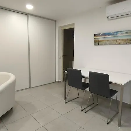 Cozy Detached With Pool Castelldefels